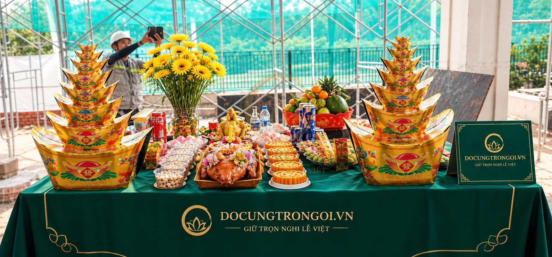 Chỗ đặt bàn lễ khởi công khi sửa nhà được đặt ngay khu vực đang thi công hoặc giữa nhà hiện hữu, tuân thủ hướng đặt đồ cúng làm nhà hợp tuổi gia chủ.